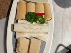 -尚尚仙·酸汤猪手·猪肚鸡火锅(华联万柳购物中心店)