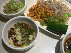 -海底捞火锅鲜切牛肉主题店(长寿路店)