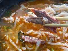 -鸿浩扒猪脚米线