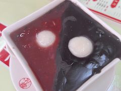 红豆沙芝麻糊双拼-香港華心糖水鋪(南西总店)