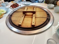 -人民公社铁锅炖·东北菜(卫国道店)