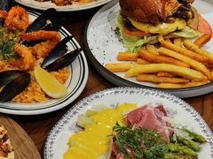 -Lighthouse灯塔西餐吧(燕儿岛支路店)