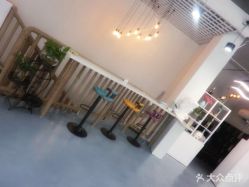 -DL HAIR SALON