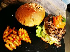 -HIGH FIVE哈福手工汉堡(桂林路店)