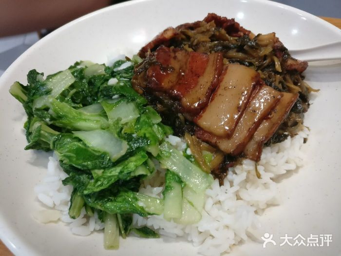 上海幫餐廳梅菜扣肉飯圖片