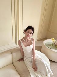 -喜爱高定婚纱摄影