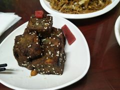糖卷果-聚德华天护国寺小吃(甜水园店)