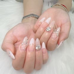 -七彩虹美甲美睫 半永久