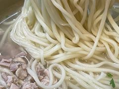 -亮亮面馆(经六路店)