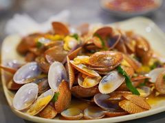 -三亚火车头万人海鲜广场