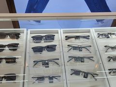 -J-Optical佳视明眼镜·蔡司视觉(青岛金茂览秀城店)