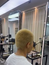 -88潮牌造型烫发·染发