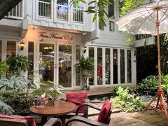 -Fern Forest Cafe