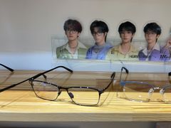 -豪门视光·星趣控·蔡司依视路眼镜代理商(中央大街店)