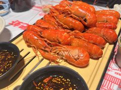 -肥肥虾庄·金牌油焖大虾(汉街SKP店)