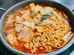 传统部队火锅-the frypan韩国炸鸡啤酒(五路居店)