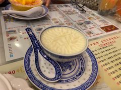 -广信牛奶甜品世家(台东店)