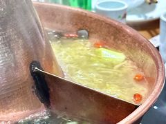-果松木炭酸菜铜火锅·外婆参鸡汤