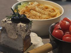 -W COLLECTIVE  DESSERT SHOP