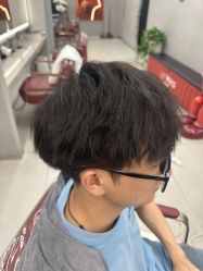-侨治发型