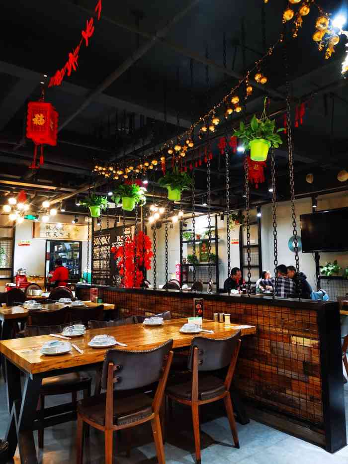 九头鸟特色餐厅(中谊路店)-"烤鱼分量很足,味道也很好.