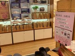 -爱革·洗衣改衣·洗鞋修鞋·洗包修包·奢侈品护理(缤谷广场店)