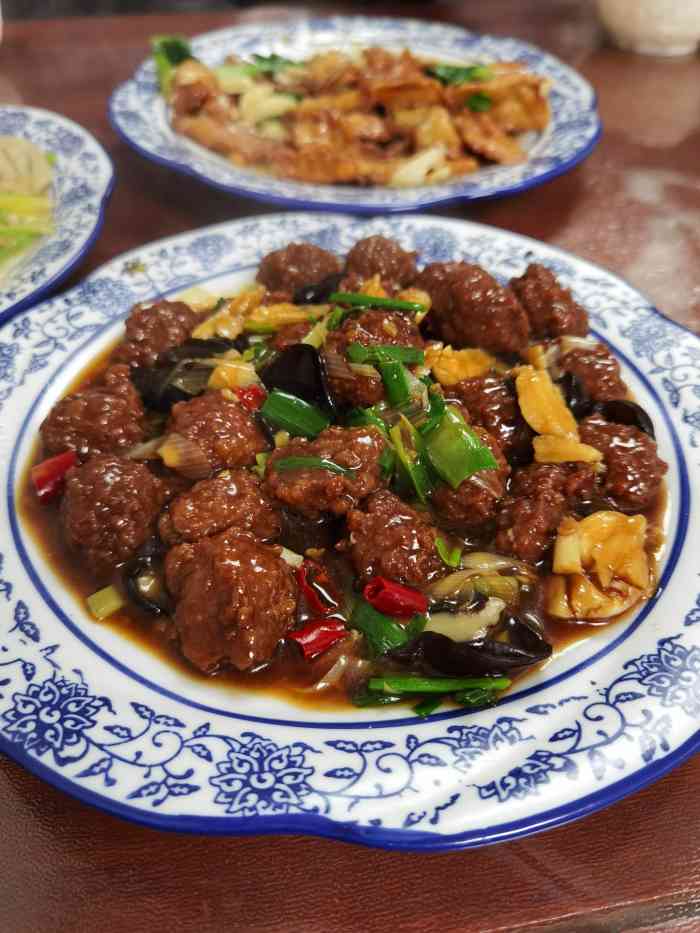 清真老嘎炒菜-"从网上种草 在回民街里面 拐来拐去 对.