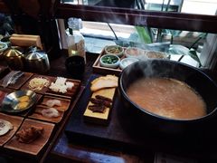 -银米·云南传统过桥米线(双廊黑金冠店)