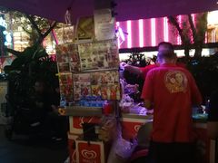 -詹爷爷乌节路街头冰淇淋