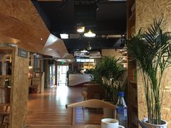 -新华里咖啡书吧(新华书店小寨店)