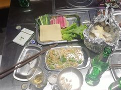 -马路牙子烧烤音乐酒馆(望京店)