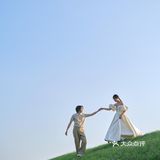 只看一眼就想收藏的绿茵草坪婚纱照💚太治愈了～