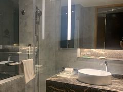 -上海虹桥西郊假日酒店