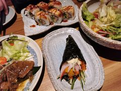 牛油果三文鱼沙拉-初居食屋日式料理(万象城购物中心店)