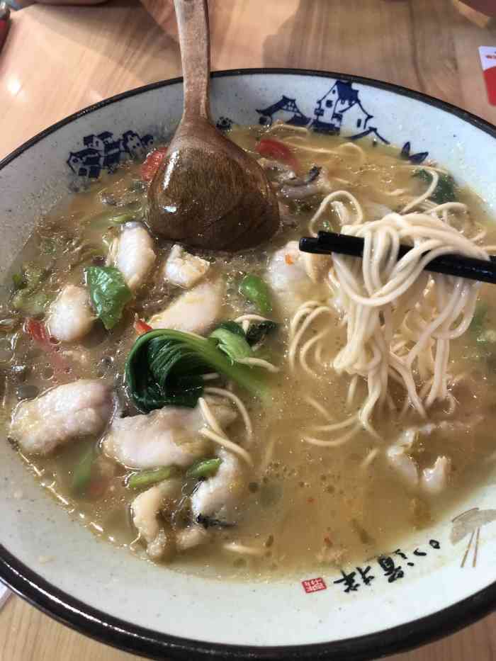 在杭州有越来越好吃店锁了,除了8道半以外,陈八两和府捞面我