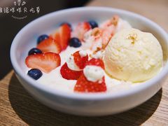 草莓雪人酒酿酸奶-宝珠奶酪(长宁金虹桥店)