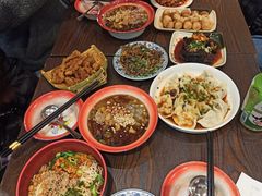 -爆炸头阿姨小四川正宗川味小吃(无任何分店)