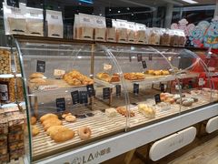 面包甜点陈列柜-小嘟来烘焙店