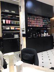 -HAIR CORNER