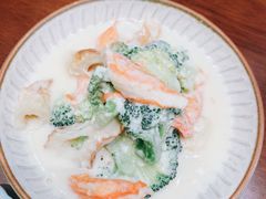 -8PINTS八品脱·日料·烧鸟·精酿小酒馆(莘庄店)