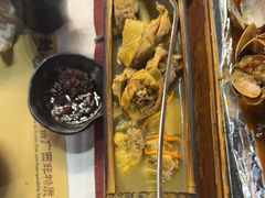 -刘姐啤酒鱼民族演艺餐厅(西街总店)