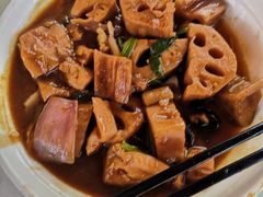 香葱闷莲藕-香山小厨(南联路店)