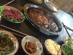 -茅草房·河畔园林火锅