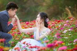 -现代经典婚纱摄影