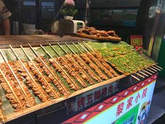 -泰龙城小吃街