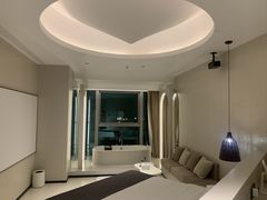 -芷迹江景酒店(五一广场汇景城店)