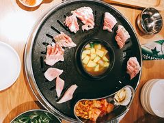 -江南猪肉商会无限续吃(弘大店)