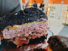 经典牛肉汉堡-HELLO 27 意面·沙拉·帕尼尼