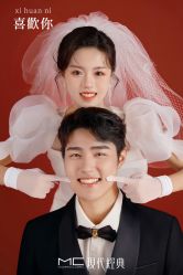 -现代经典婚纱摄影