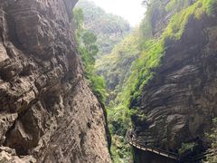 -龙水峡地缝景区